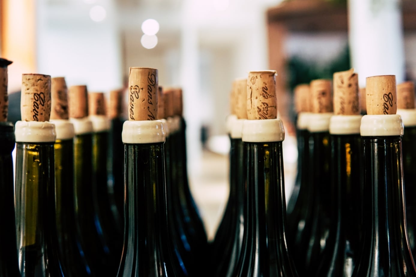 Una cadena de suministro mundial de vinos interrumpida: ¿cuáles son las causas?￼